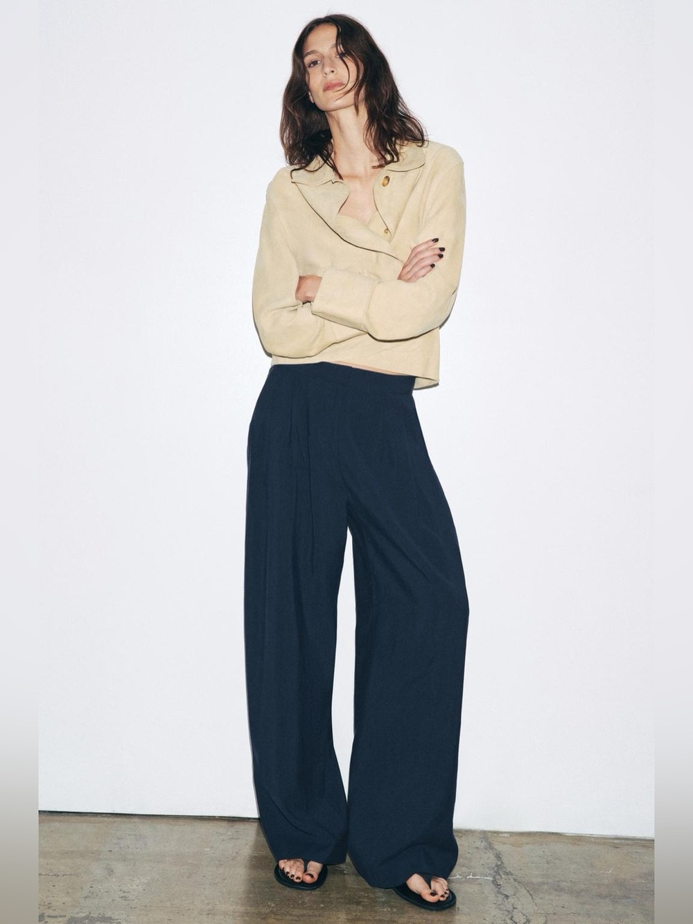 ZARA Women’s Lightweight pleated trousers ZW Collection.